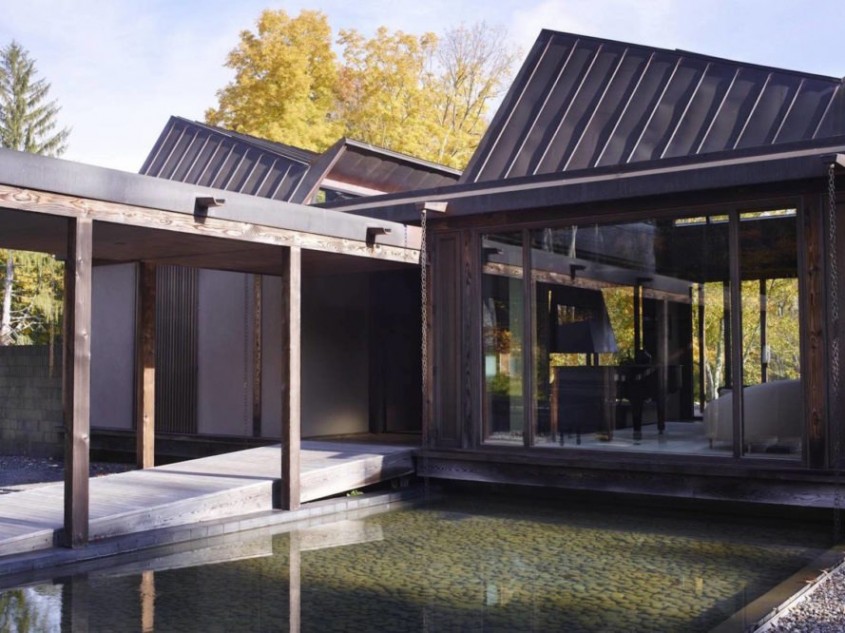 O casă cu influențe japoneze alimentată cu energie geotermală