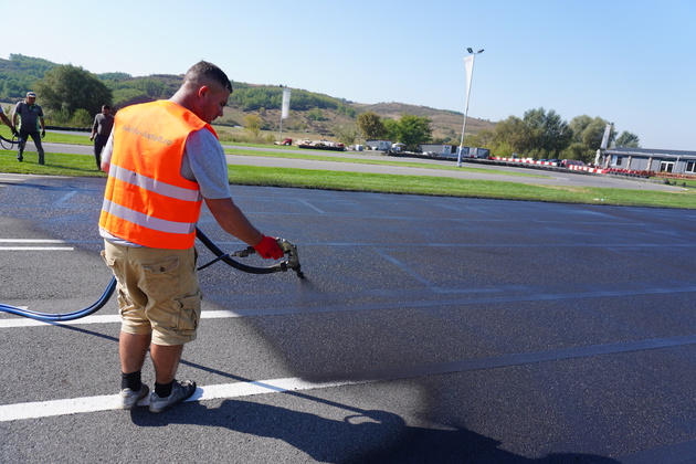 Transformă-ți parcarea: Asfalt mult mai durabil, costuri mult mai mici!