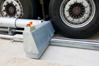 Sistem de blocare a camionului in dock - STERTIL Combilock