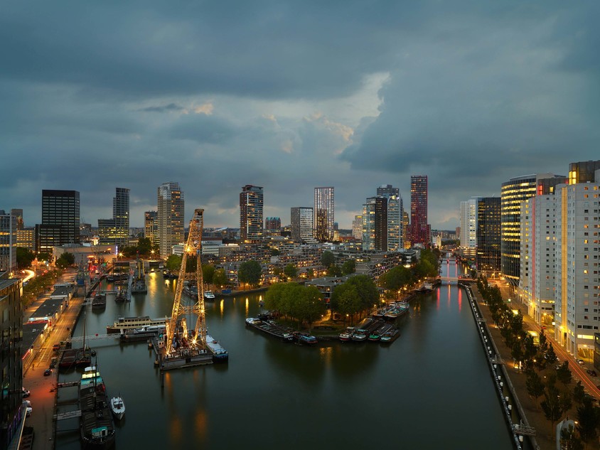 Primul turn triunghiular din Rotterdam