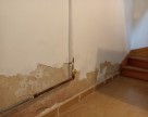 Hidroizolarea pereților umezi de la parterul unui apartament din Brașov