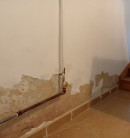 Hidroizolarea pereților umezi de la parterul unui apartament din Brașov