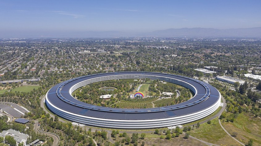 Apple Park de Foster + Partners (Cupertino, California, 2017)