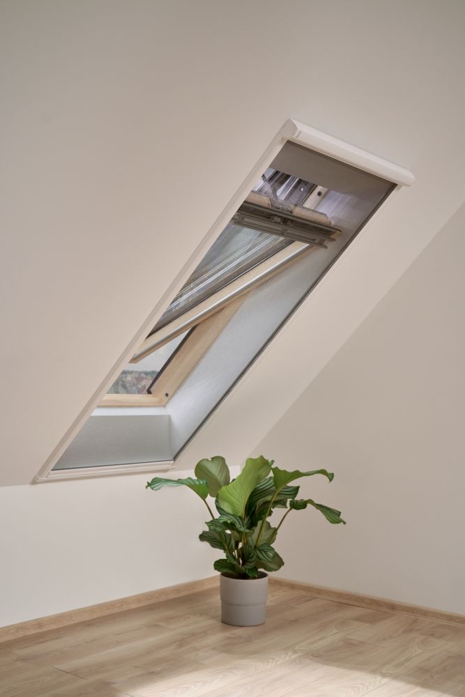 VELUX Rom&acirc;nia: Ferestrele de mansardă cu acționare electrică devin noul standard pe piață