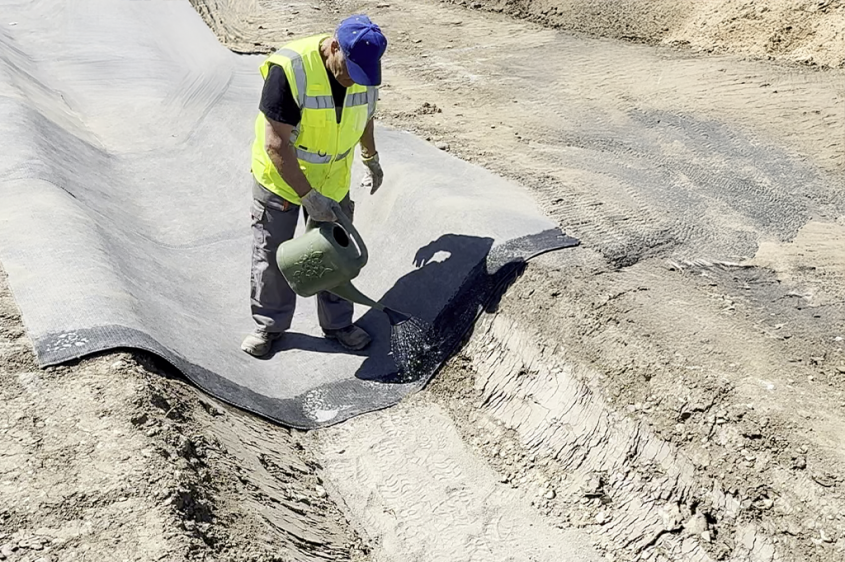 Hidratarea materialului în zona de suprapunere pentru asigurarea atingerii rezistenței optime în îmbinare