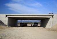 Grinzi prefabricate din beton pentru poduri rutiere