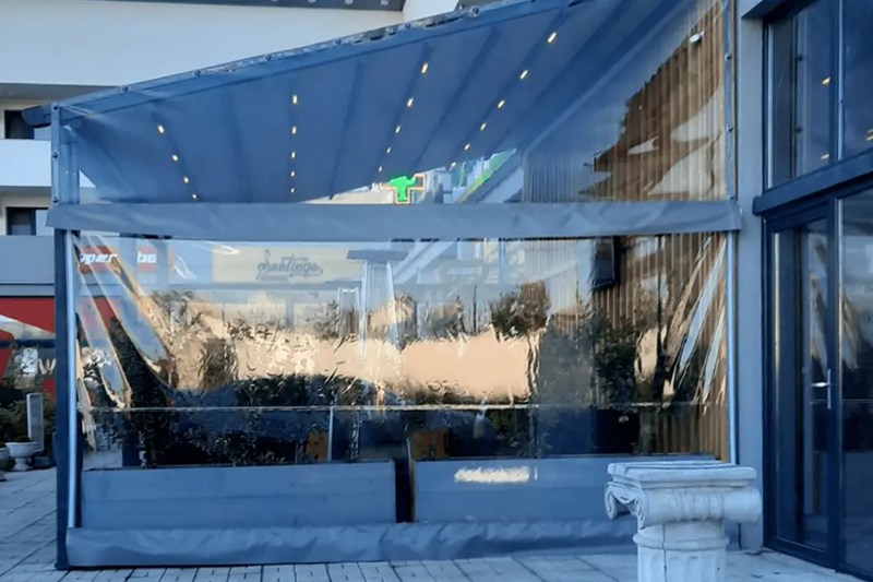 Închidere terasă cu folie transparentă