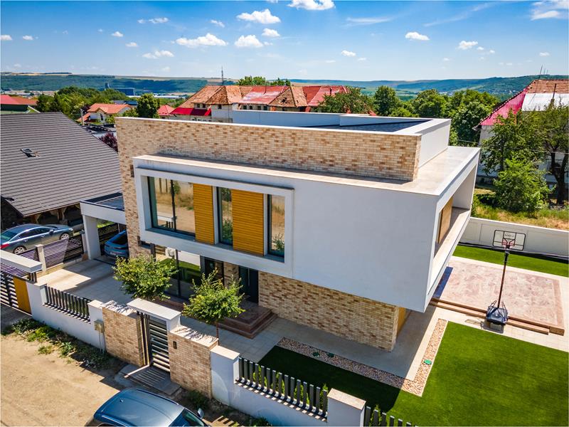 Fațade moderne cu cărămidă aparentă klinker – eleganță și durabilitate în proiectele rezidențiale