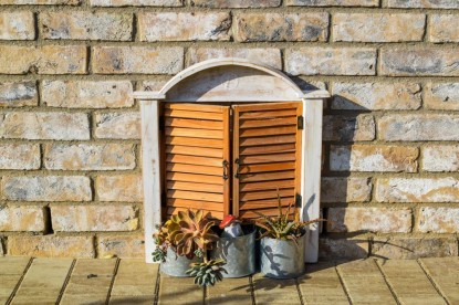 Vedere de aproape - perete cu caramida aparenta  Brasov Amedio Ideas