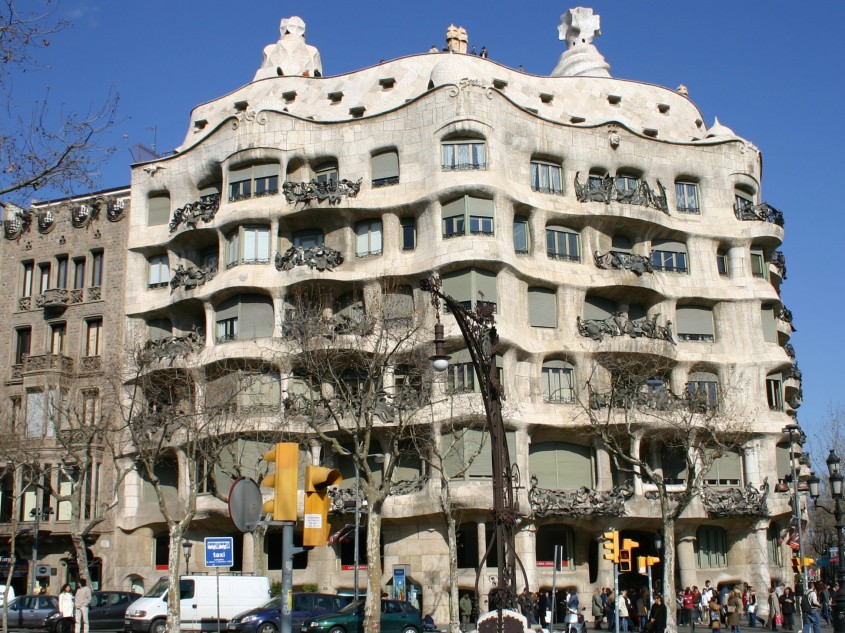 166 de ani de la nașterea lui Antoni Gaudi, creatorul capodoperelor arhitecturale ale Barcelonei