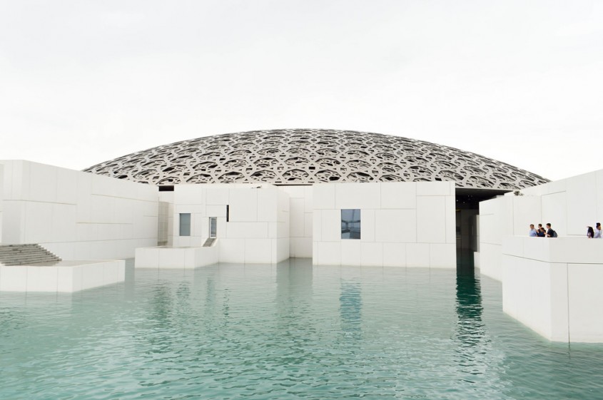 Muzeul Luvru din Abu Dhabi de Jean Nouvel (Abu Dhabi, Emiratele Arabe Unite, 2017)