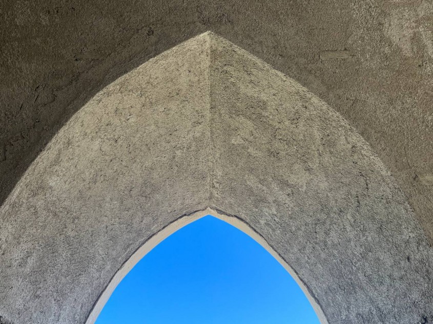 De ce să alegi tencuiala din var și plută ?