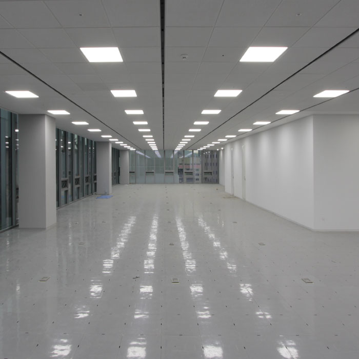 Ambiflux LEDPanel – Iluminat eficient pentru birouri, școli și spații de lucru moderne