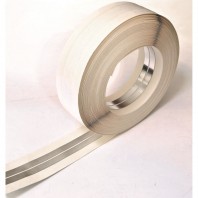 Bandă pe suport din hârtie cu aluminiu pentru colțuri, ALUX, 50mmx30m - Cod : 520759