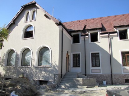Exteriorul Casei Memoriale Ilie Birt in timpul lucrarilor de reabilitare  Brasov SAINT-GOBAIN RIGIPS