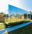 Mirror House – casa din oglinzi care se integrează în peisaj