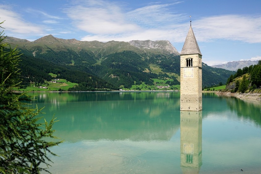 <b>Turnul bisericii din Graun, Italia</b>