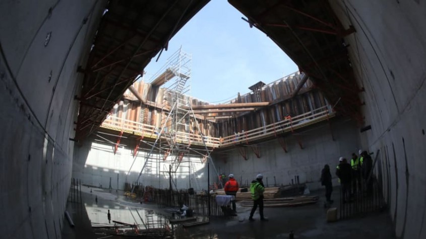 Cea mai adâncă piscină din lume, construită într-o țară europeană, are tunel subacvatic