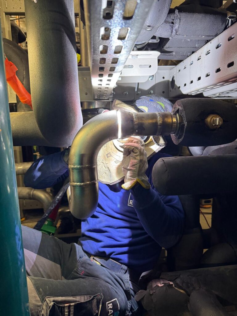 2.-Fabricarea și instalarea skid-urilor din inox și cupru