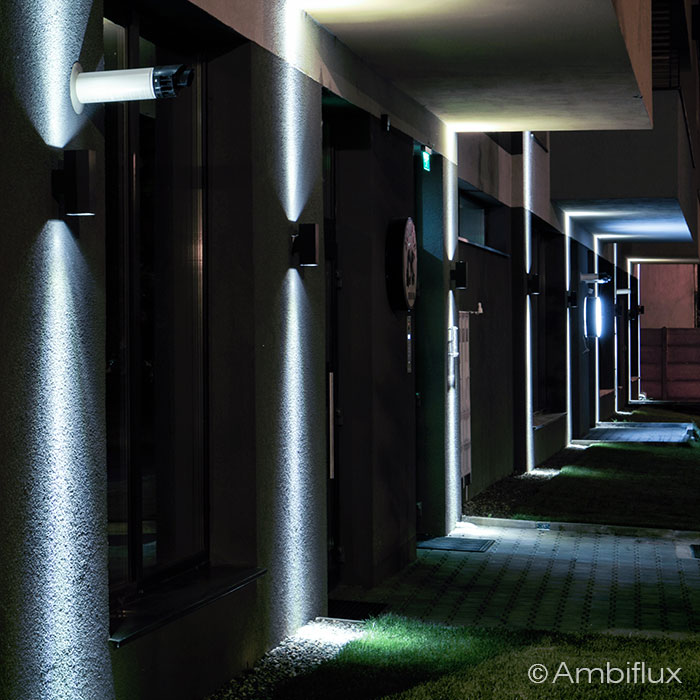 Façade UP-Down – Aplica de exterior bi-emisie pentru iluminat arhitectural