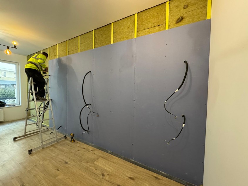 Izolație fonică pereți: metoda corectă pentru eliminarea zgomotului aerian și de impact