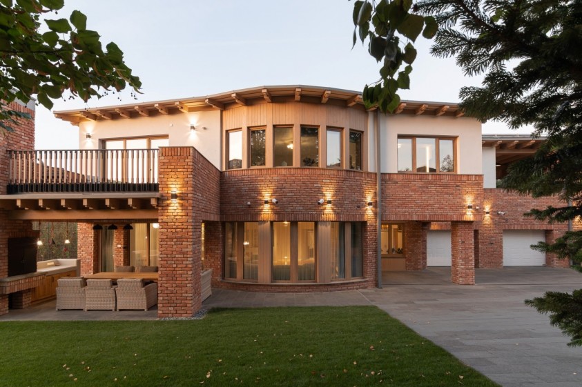 Casa de tip unifamilial din Cluj-Napoca  Cluj-Napoca BRICKED - SAVED BRICKS OF TRANSILVANIA 