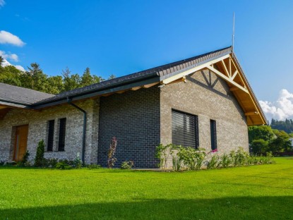 Detalii fatada casa dupa placrea cu caramida aparenta  Brasov Amedio Ideas