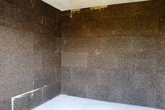 Soluția CORKLINE pentru izolarea fonică a pereților între apartamente cu plăci din plută expandată
