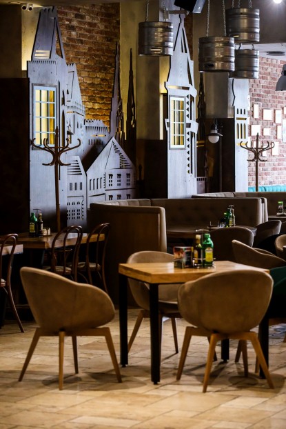 Interior restaurant - pperetii placati cu caramida Oud Brabant  Iasi Amedio Ideas