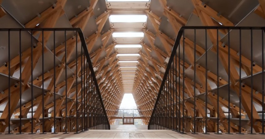 O interpretare modernă a podului de lemn acoperit