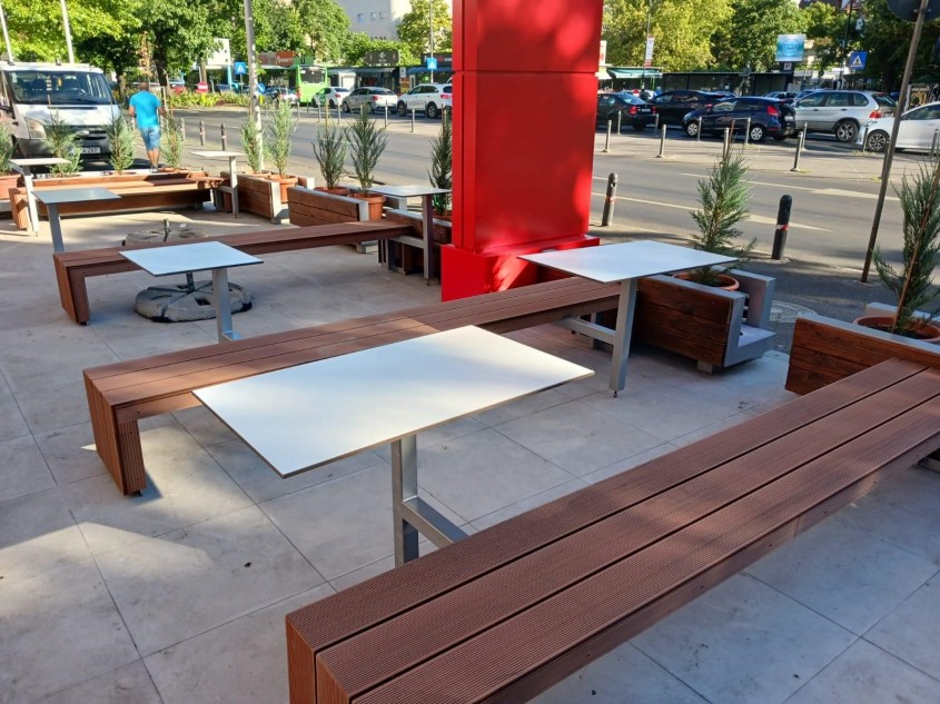 Mobilier urban sustenabil: De ce orașele moderne aleg produsele WPC