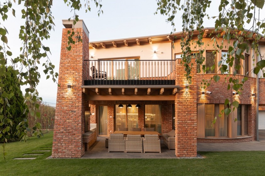 Casa de tip unifamilial din Cluj-Napoca  Cluj-Napoca BRICKED - SAVED BRICKS OF TRANSILVANIA 