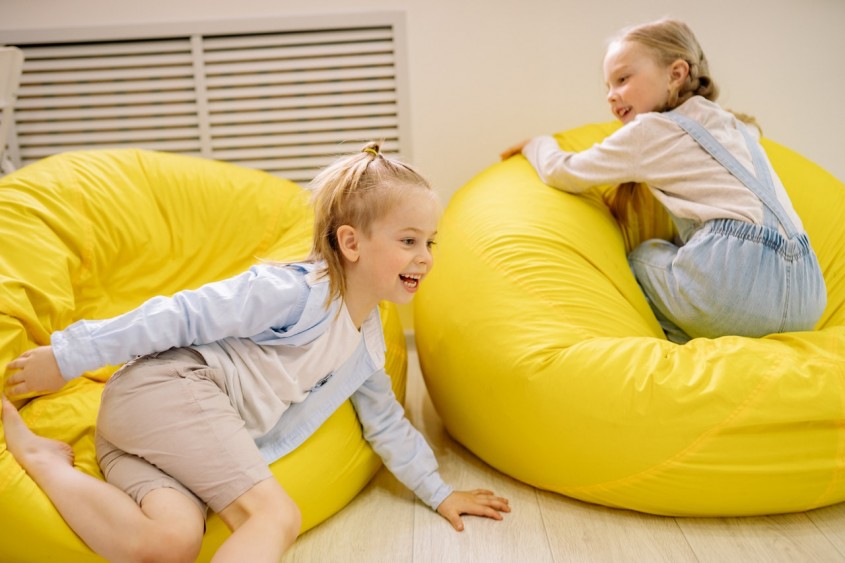 Camera copilului: 7 sfaturi pentru o amenajare care să îi placă în diferite etape de vârstă