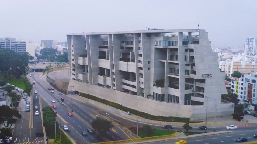 Campusul Universitatii de Inginerie si Tehnologie (UTEC) de Grafton Architects (2015) - Lima, Peru 