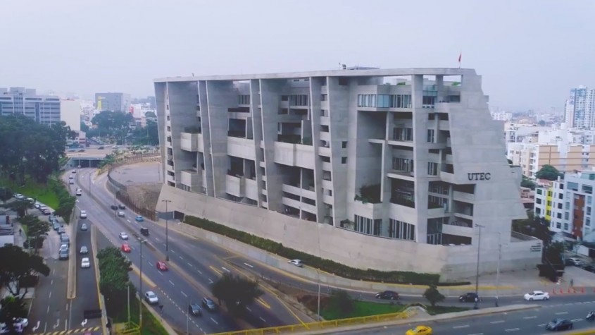 Campusul Universitatii de Inginerie si Tehnologie (UTEC) de Grafton Architects (2015) - Lima, Peru