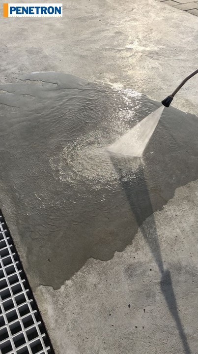 Penetron ține pardoseala din beton uscată la spălătoria din Buhuși, Jud. Bacău