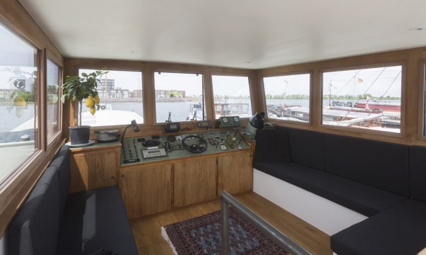 O veche navă de transport este acum o casă modernă