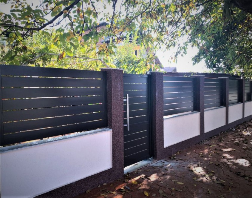 Poarta din aluminiu CRONOS – eleganță geometrică și rezistență desăvârșită