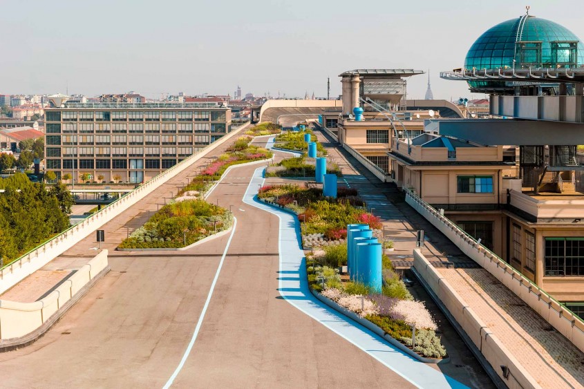 Cea mai mare grădină de pe acoperiş din Europa se află pe o legendară fabrică FIAT