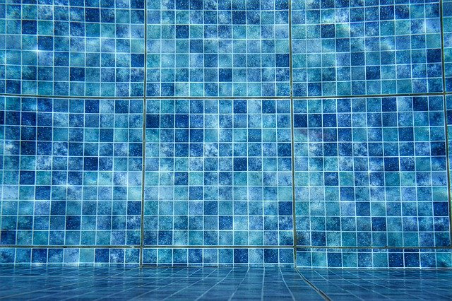 Ce fac cu piscina toamna? 4 sfaturi pentru eficientizarea costurilor sau întreținere adecvată
