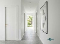 Usa interior celulara din lemn compozit pe baza de pvc,  model Clasic &ndash; Minimalism și eficiență