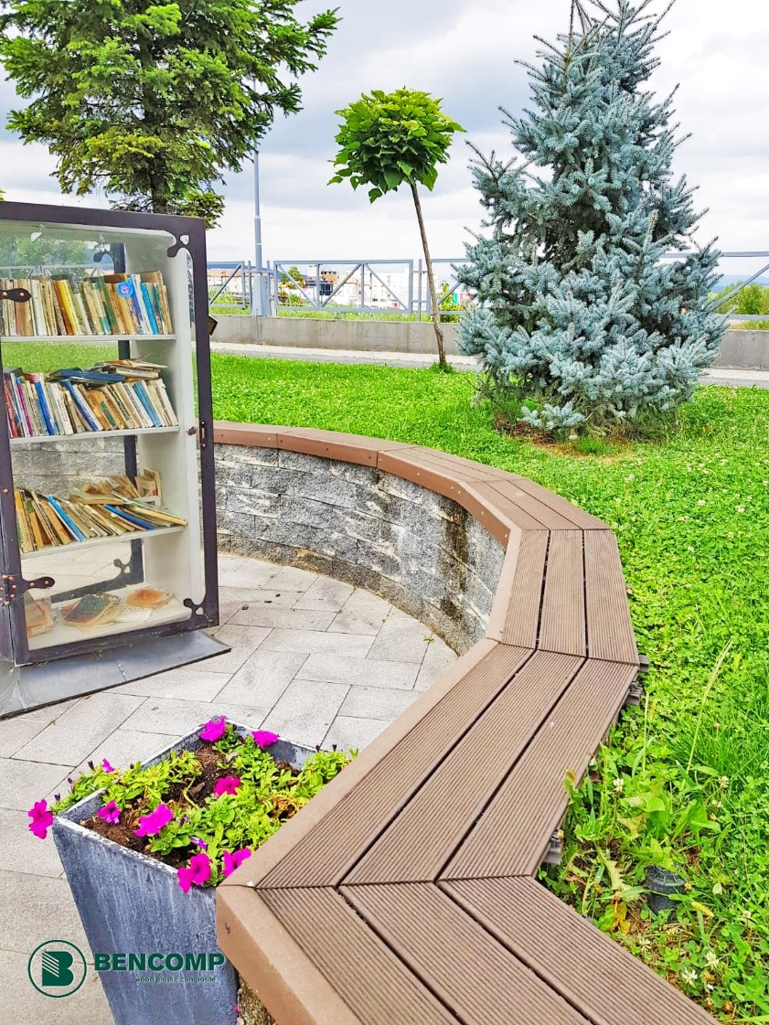 Mobilier urban sustenabil: De ce orașele moderne aleg produsele WPC