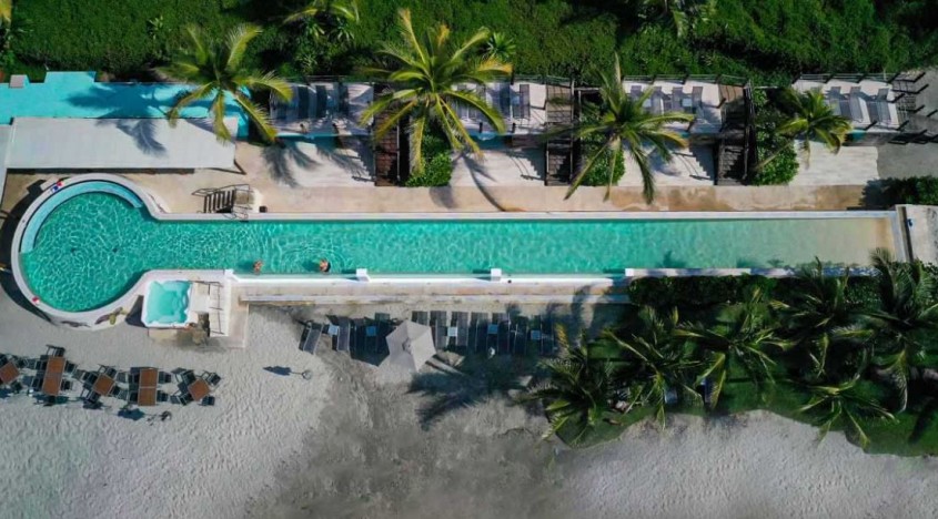 Myrtha Pools a furnizat un bazin infinity pentru hotelul W Punta de Mita Marriott