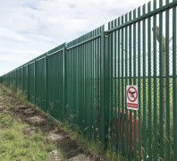 Gard cu bare radio-transparent &ndash; Gard frangibil din fibra de sticla