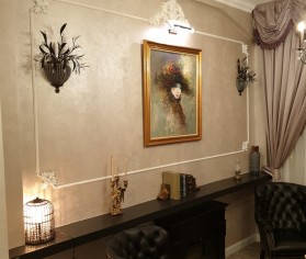 Vopsea decorativă pentru finisajul pereților hotelului Excelsior din Sinaia