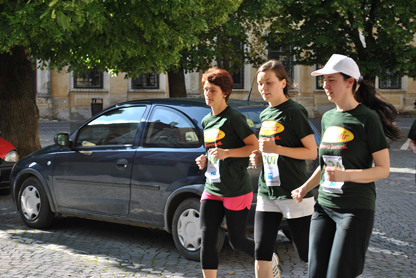 Carmen Șandru, Anca Bordean, Iulia-Maria Nistor la Semimaratonul Sibiu 2013