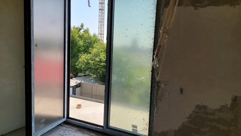 Soluții sustenabile pentru șantiere moderne: Redu poluarea cu plastic folosind folia lichidă distribuită de Vectis Tet