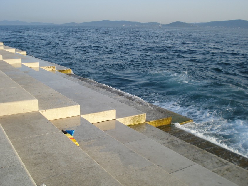 Orga mării sau cum creează valurile și vântul muzică pe țărmul Mării Adriatice 