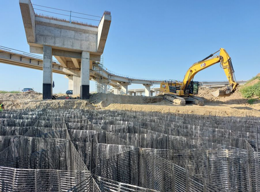 STRATUM Tensar – Soluția pentru terenuri dificile. Performanță, viteză și stabilitate în infrastructură
