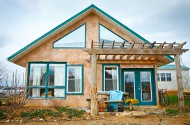 Casele din baloti de paie - ieftine, eficiente si sustenabile